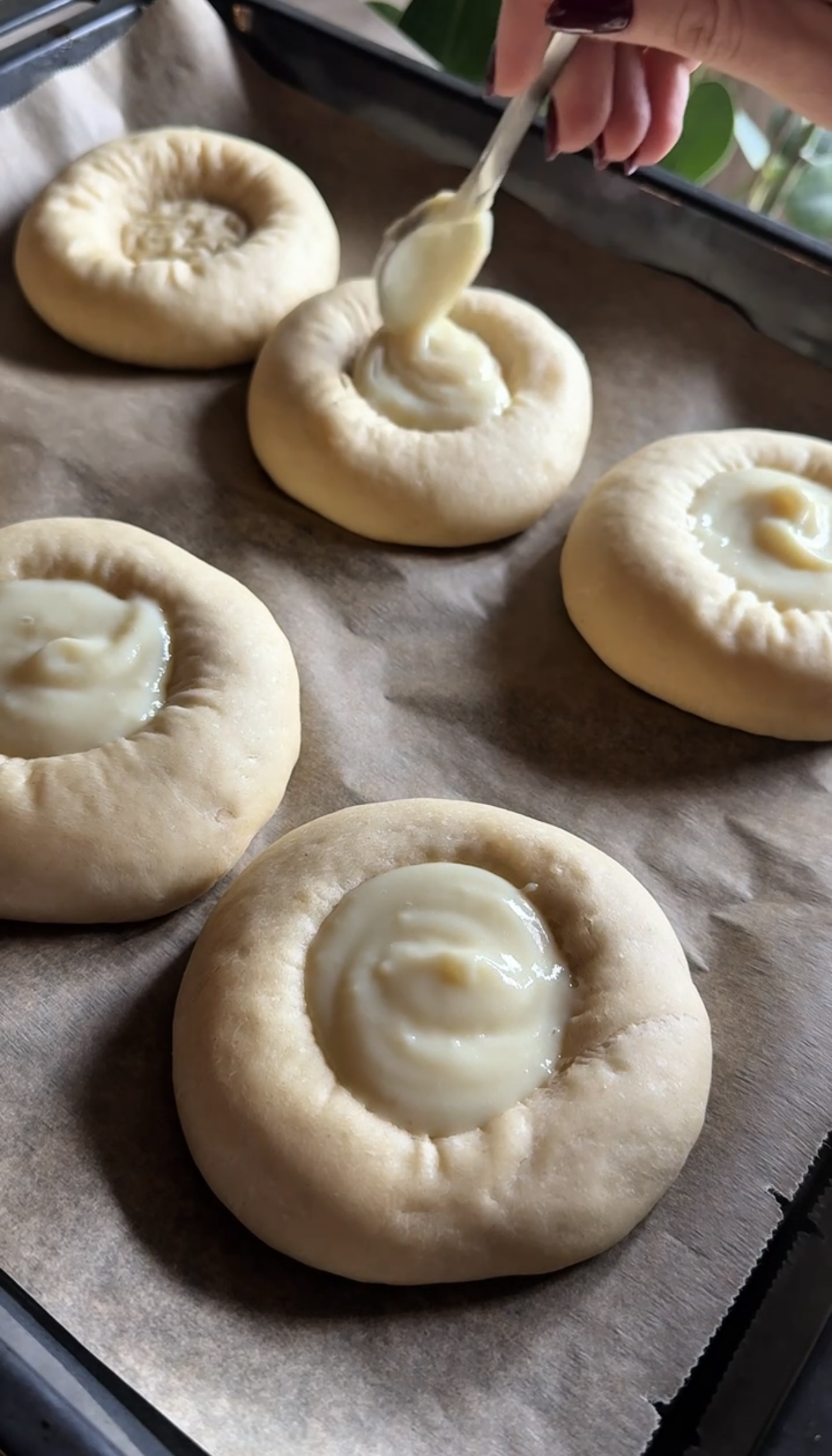Panini soffici alle fragole ricetta step 5