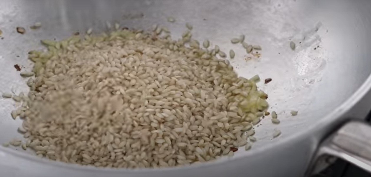 Risotto vegano ai piselli ricetta step 2