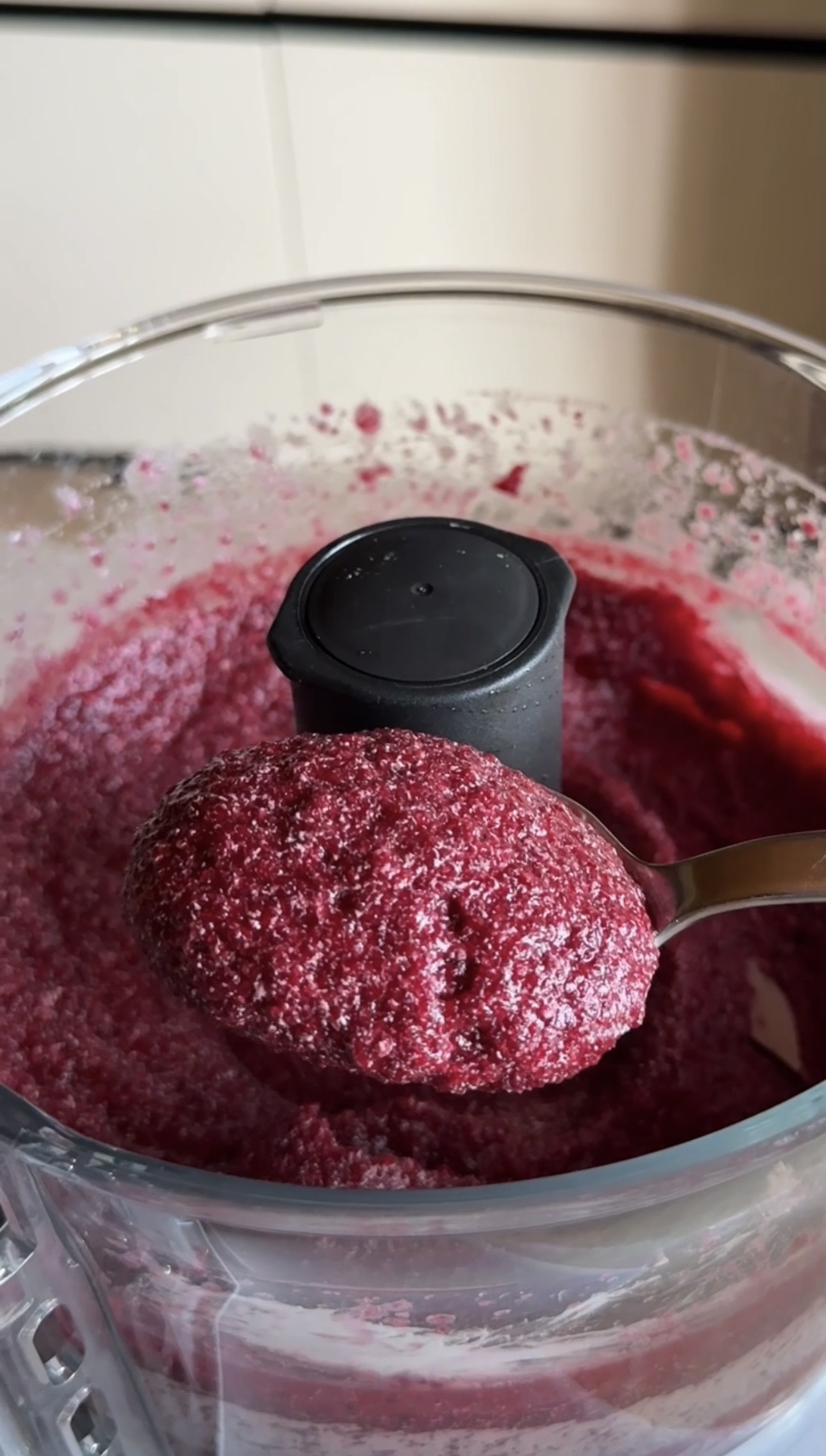 Mezzi rigatoni alla barbabietola e pistacchi ricetta step 2