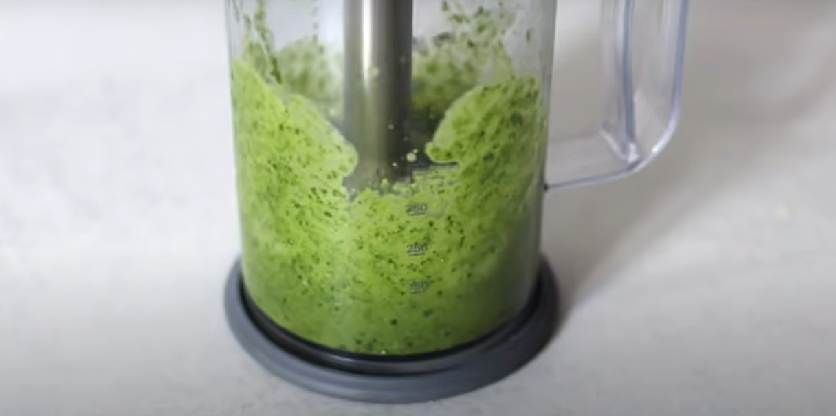 Segale semintegrale con pesto di rucola e noci, funghi e radicchio ricetta step 1