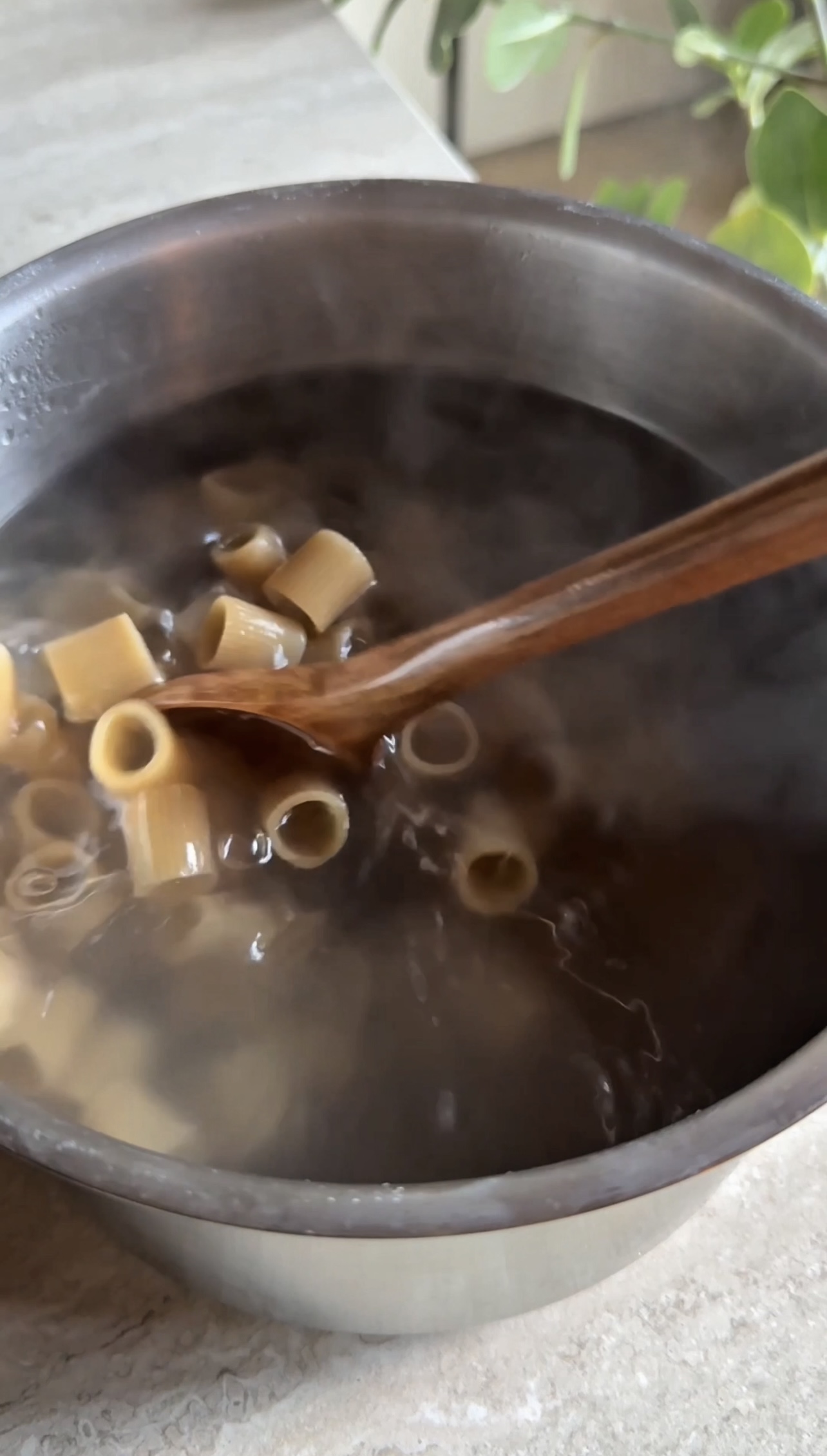 Pasta con crema di zafferano e funghi ricetta step 4