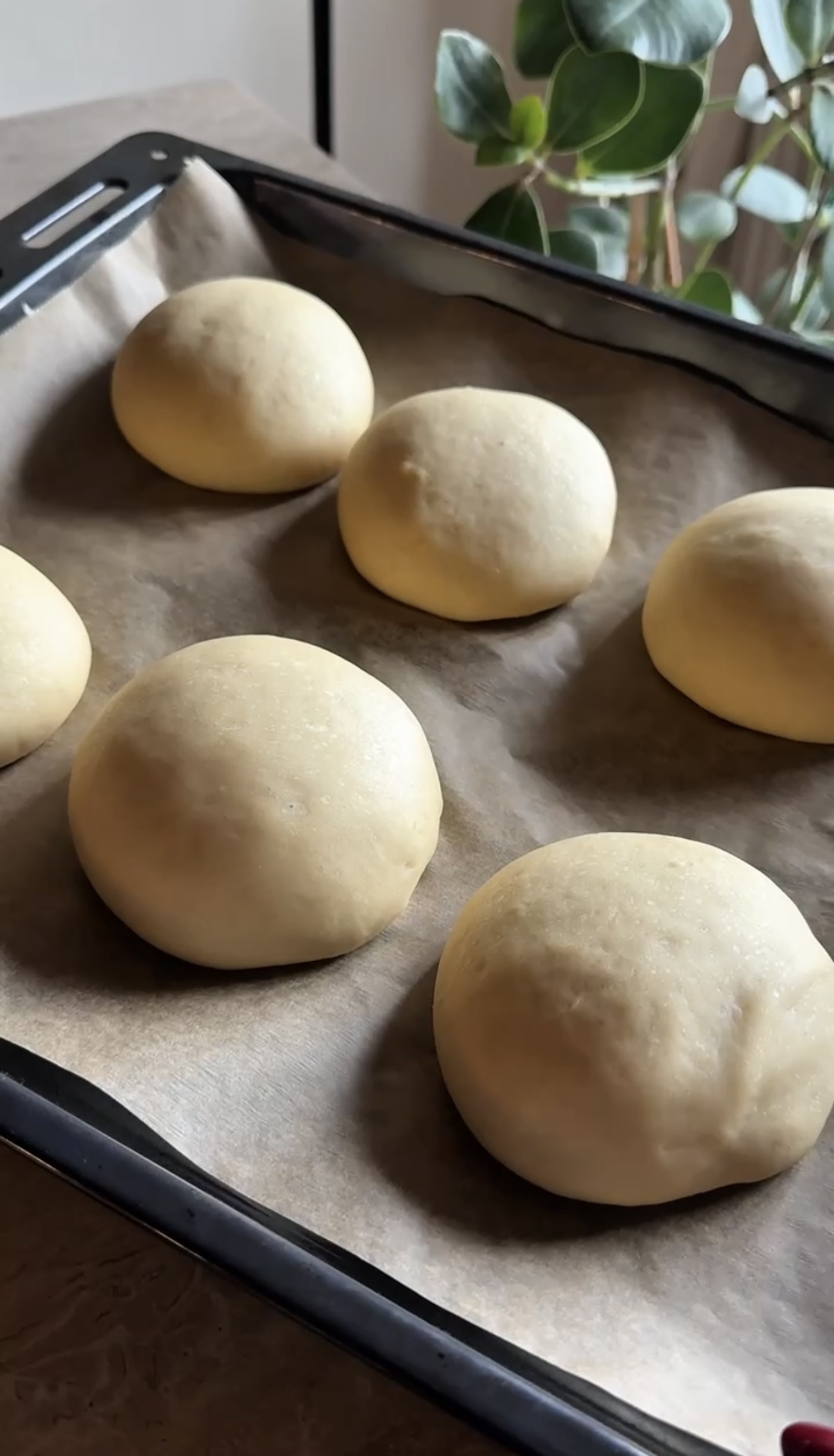 Panini soffici alle fragole ricetta step 3
