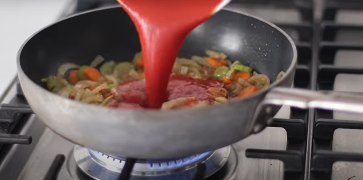 Polpette di ceci alle erbe con sugo alle verdure ricetta step 4