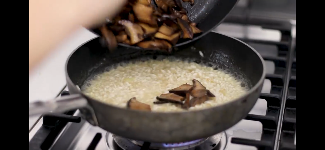 Risotto ai funghi ricetta step 2