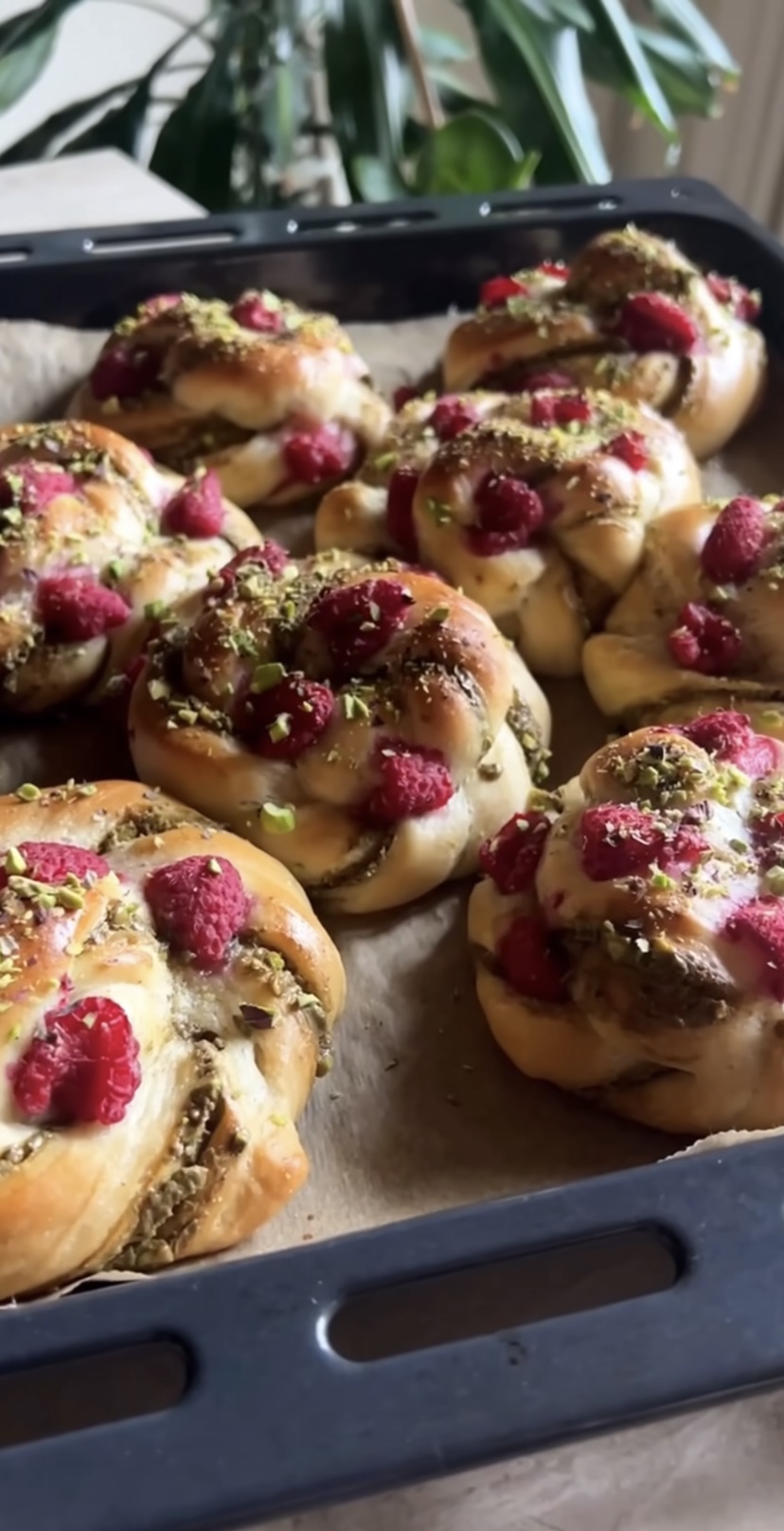 Girelle pistacchi e lamponi ricetta step 5