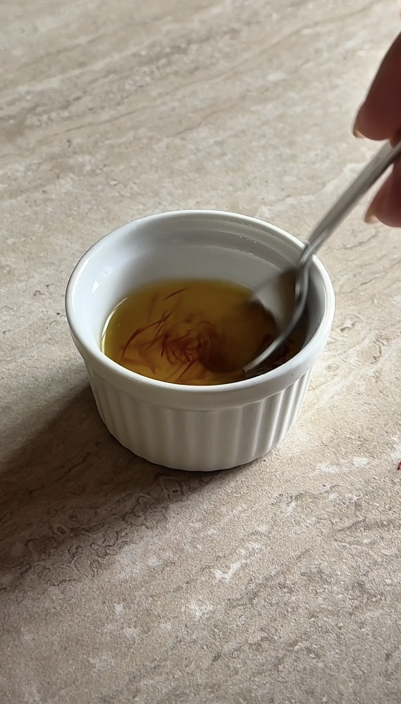Spaghetti con crema di porri e zafferano ricetta step 3