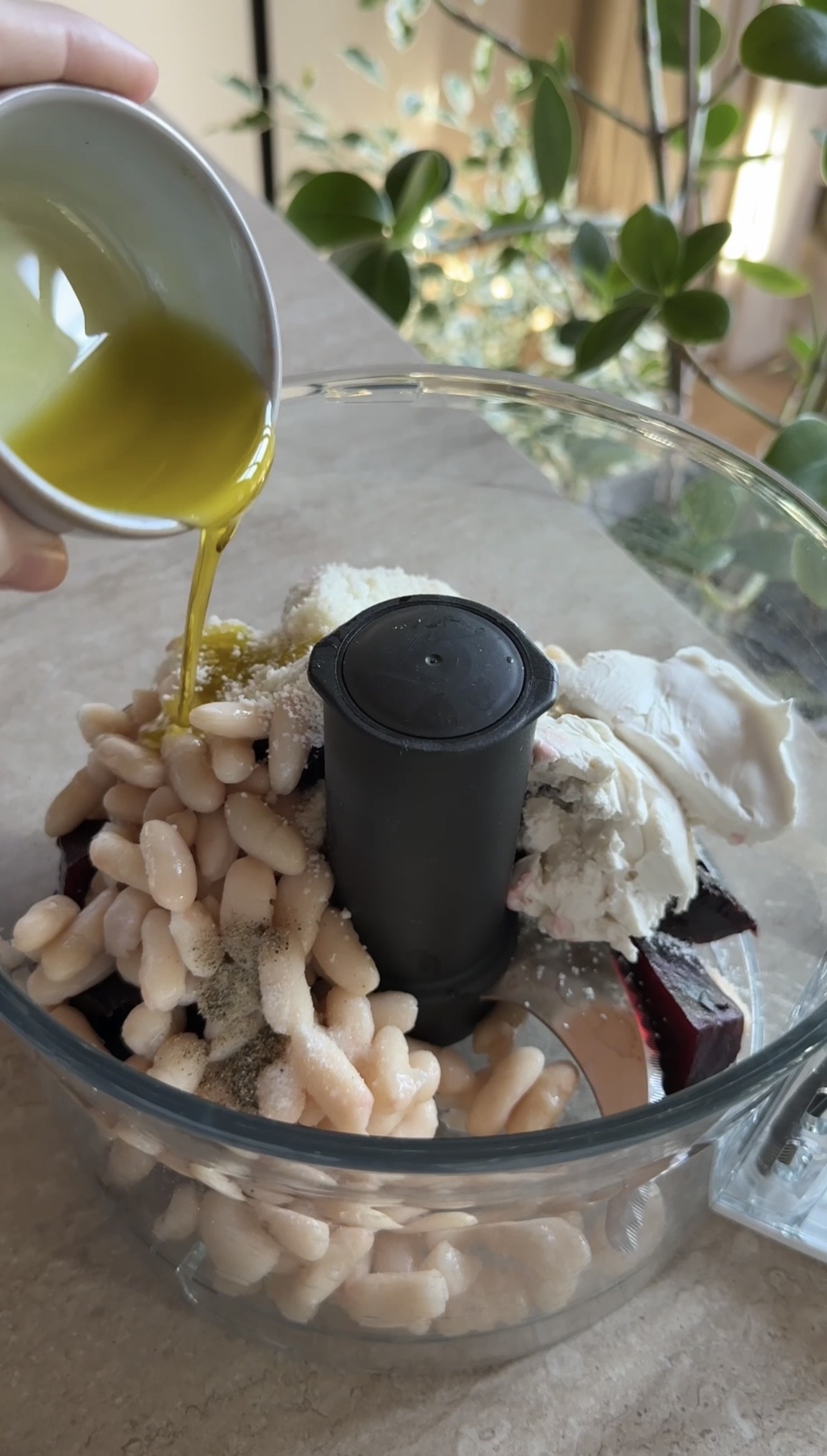 Mezzi rigatoni alla barbabietola e pistacchi ricetta step 1