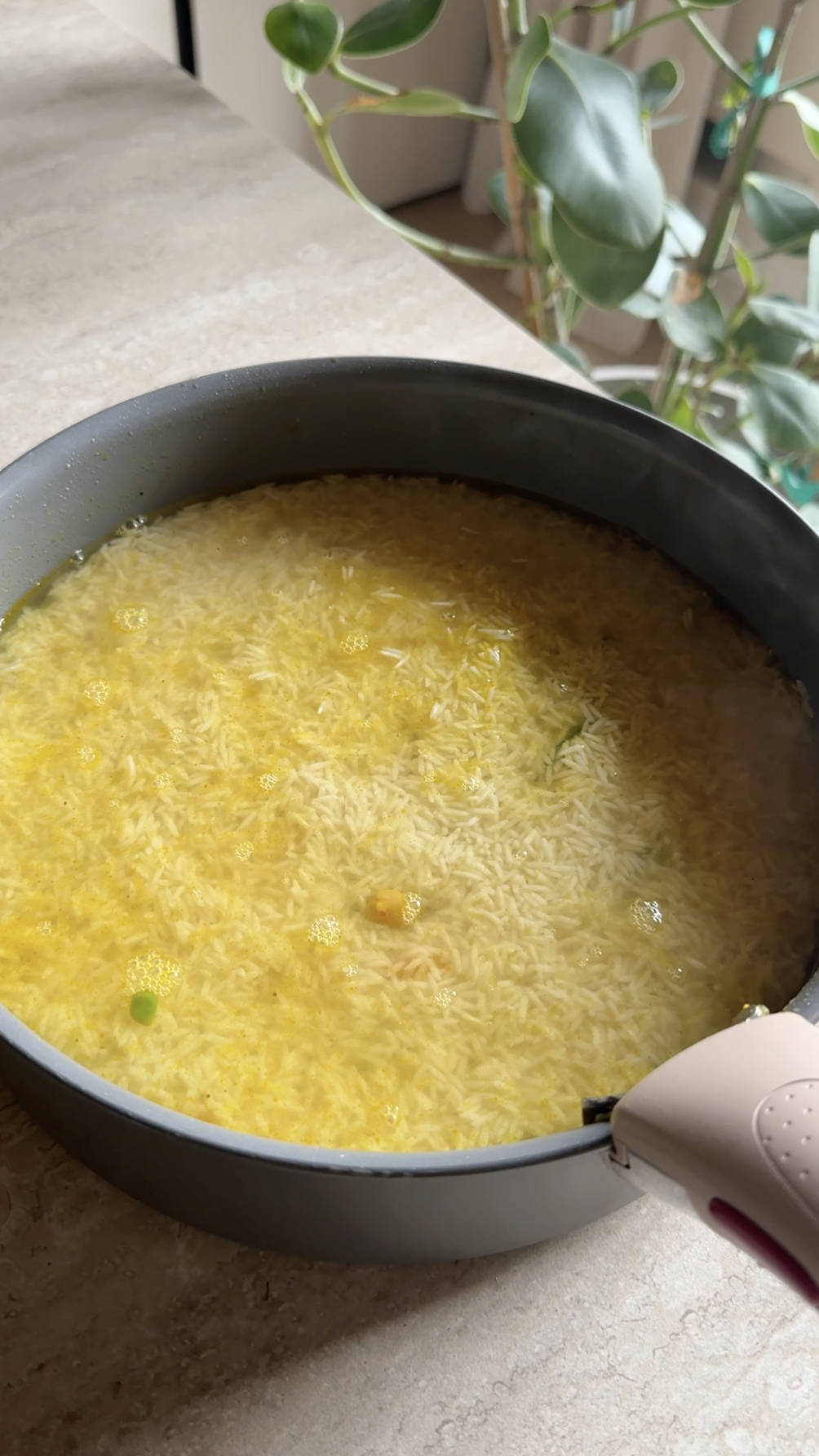 Riso speziato con verdure e legumi ricetta step 4
