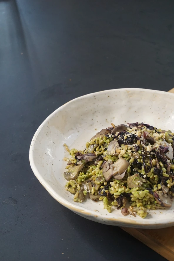 Segale semintegrale con pesto di rucola e noci, funghi e radicchio ricetta step 3