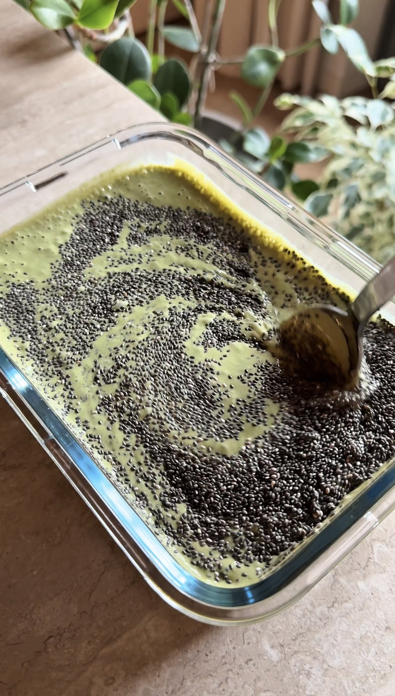 Chia pudding al matcha e pistacchio ricetta step 3
