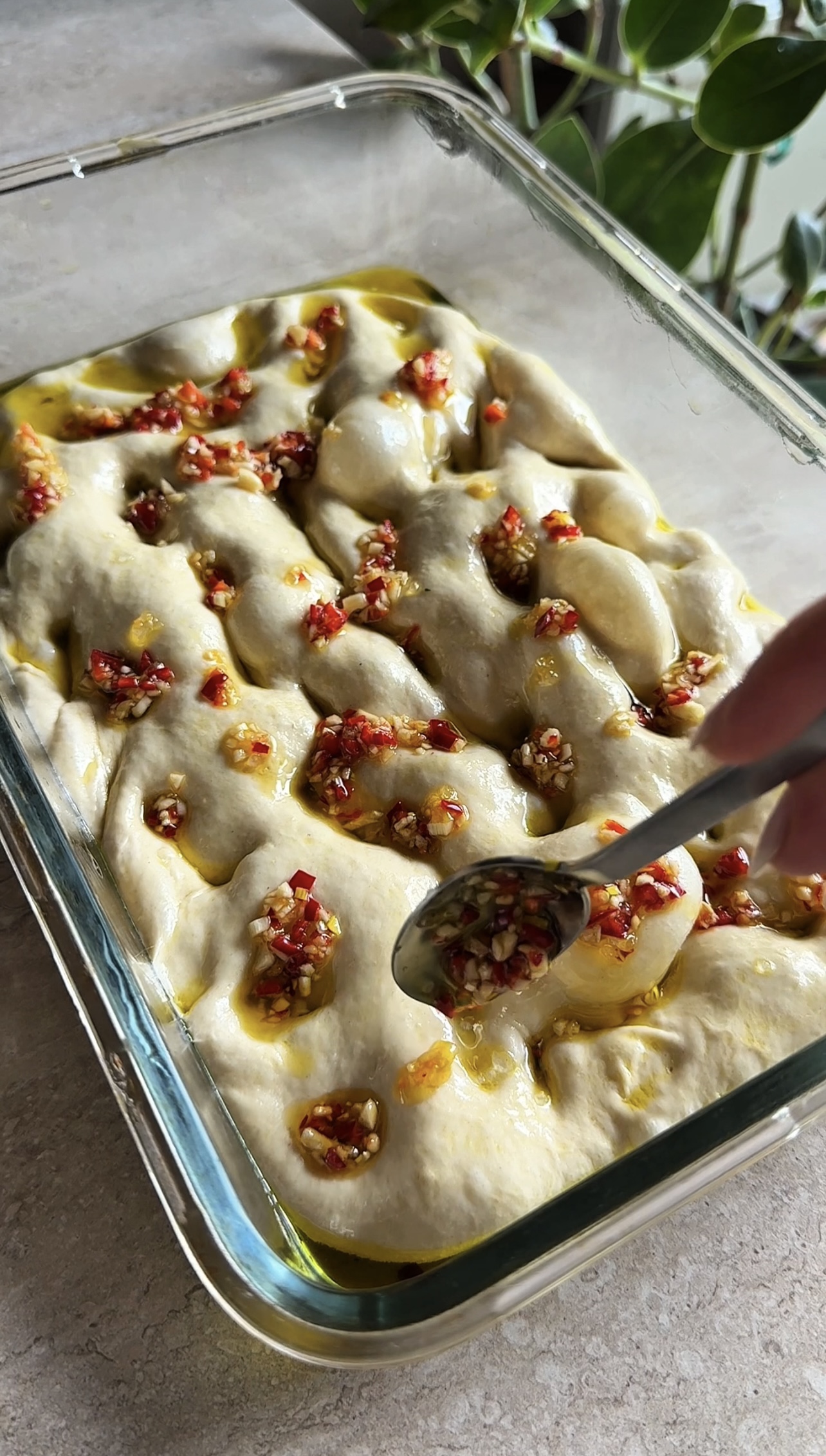 Focaccia aglio, olio e peperoncino ricetta step 5