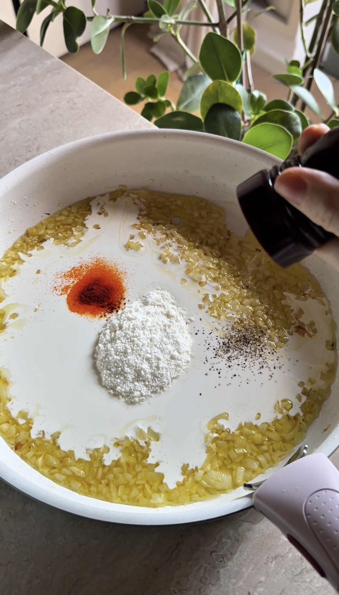 Pasta con crema di zafferano e funghi ricetta step 3