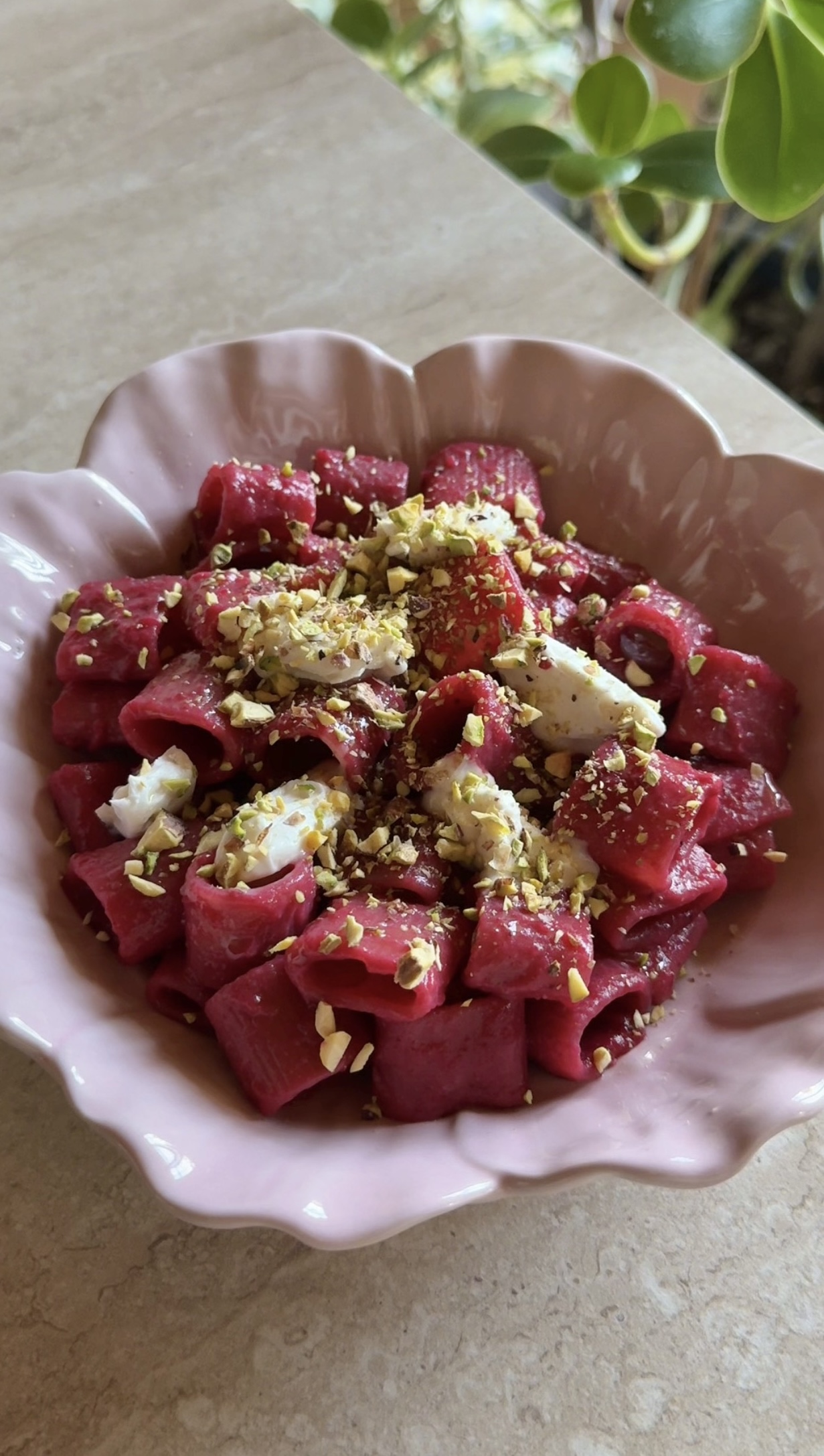 Mezzi rigatoni alla barbabietola e pistacchi ricetta step 5