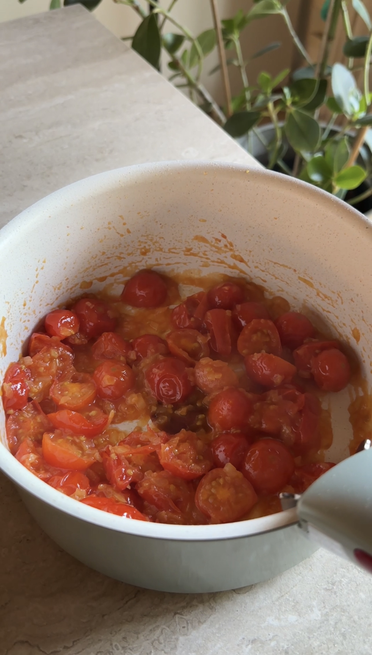 Pasta con pomodori e cannellini ricetta step 2