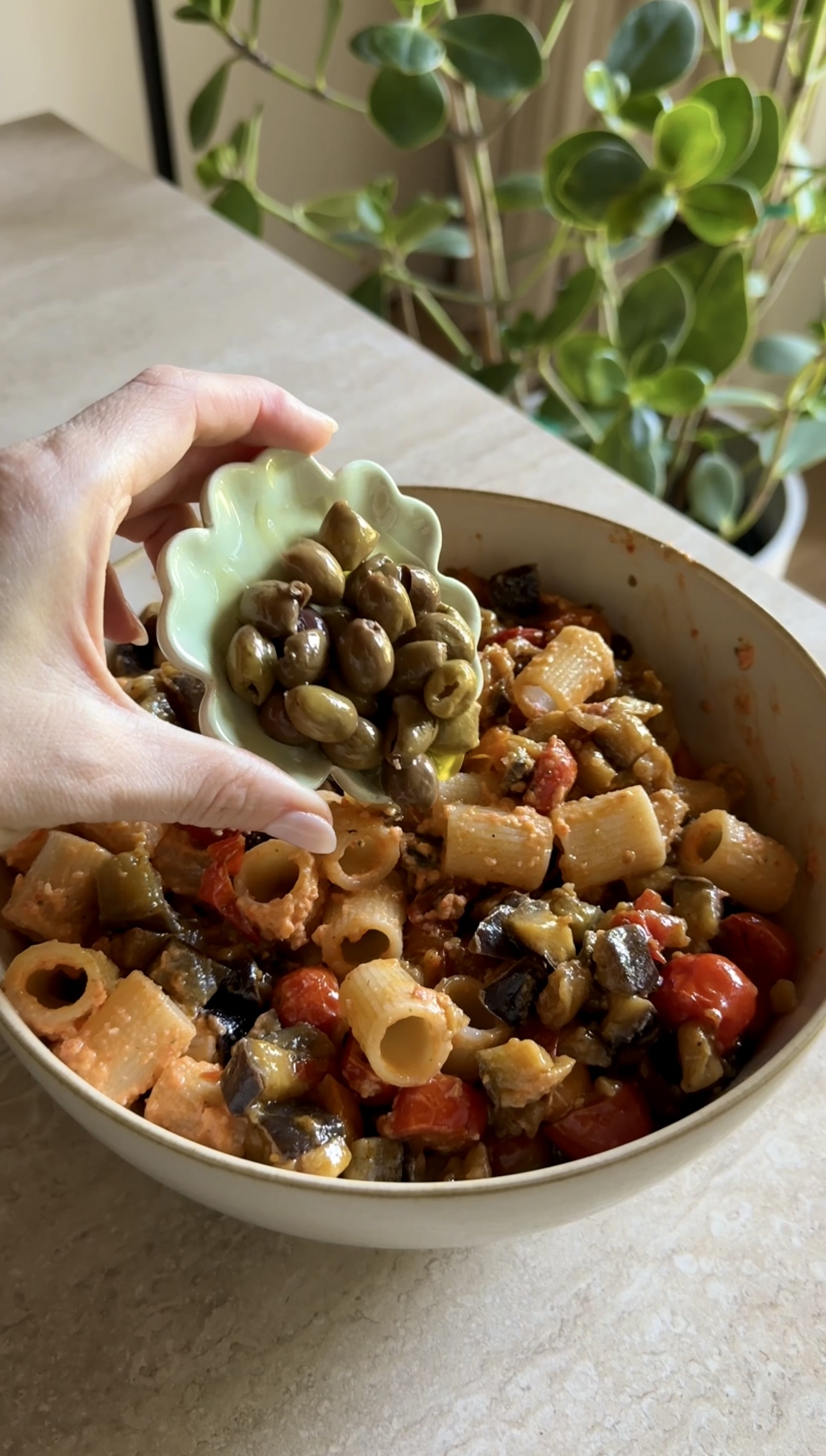 Pasta con pomodorini e melanzane ricetta step 6
