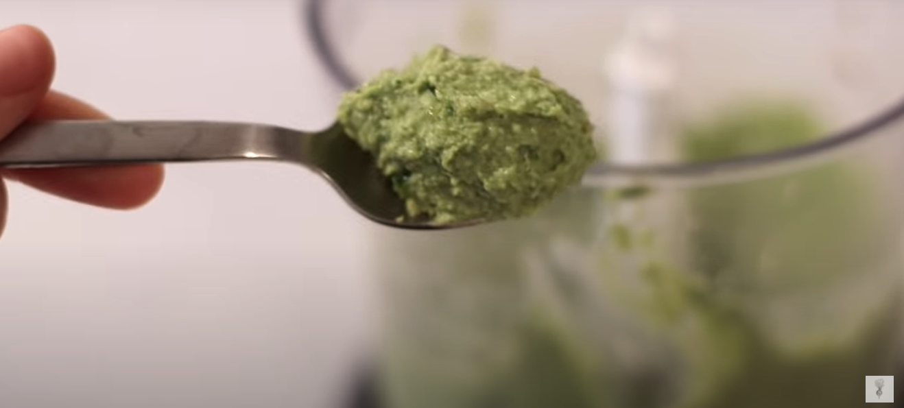 Pasta al pesto di broccoli e noci ricetta step 2