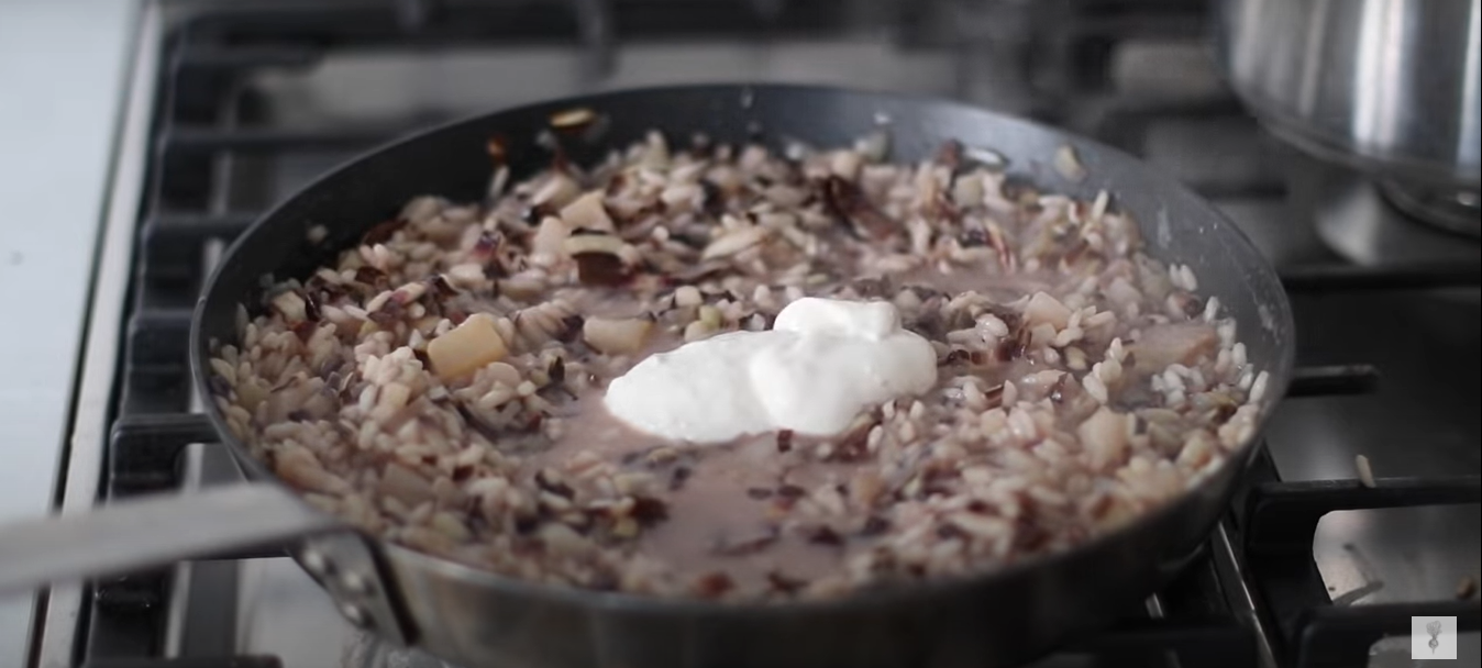 Risotto al radicchio di Treviso con pere e yogurt ricetta step 5