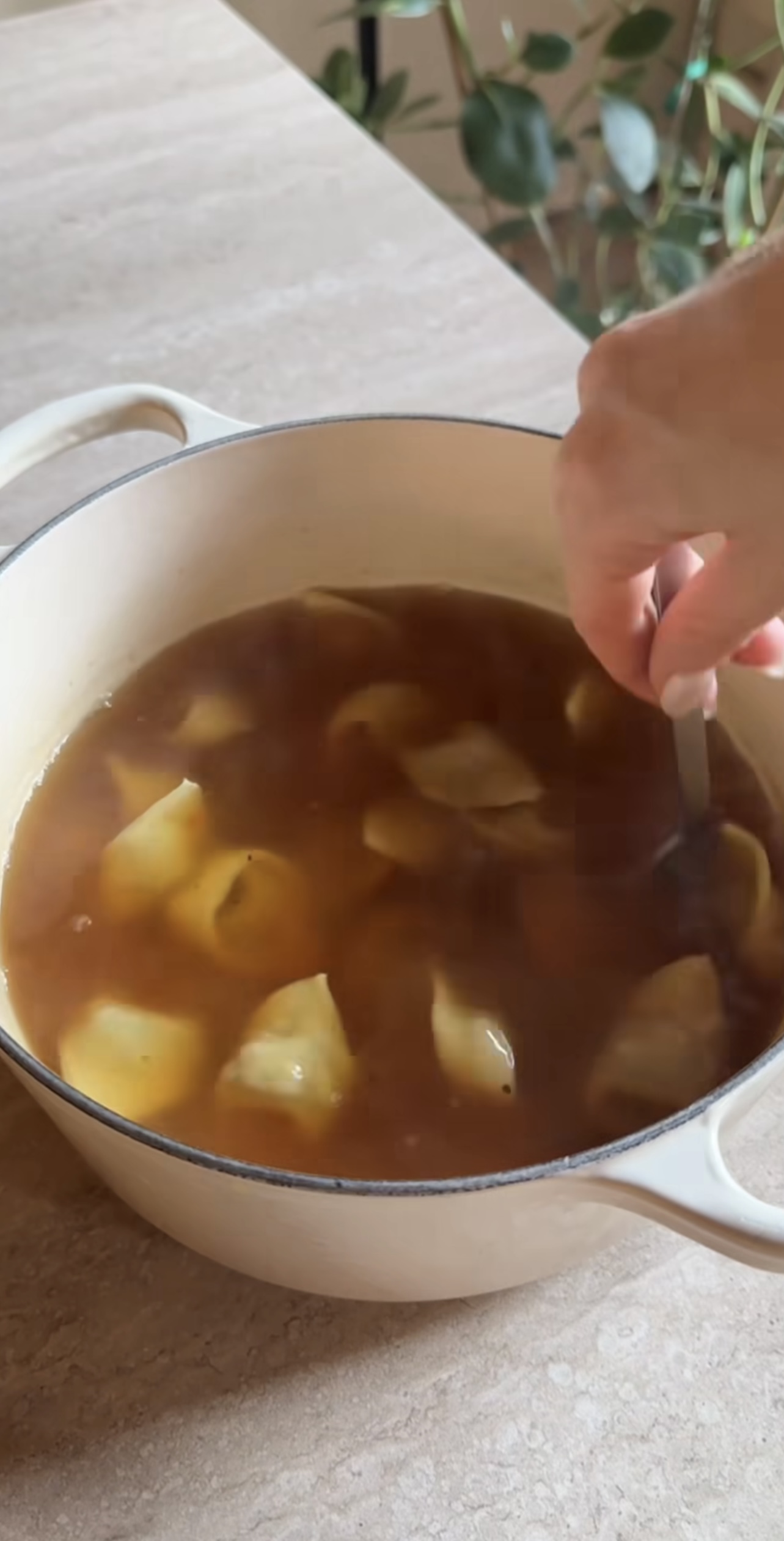 Tortellini in brodo ricetta step 7