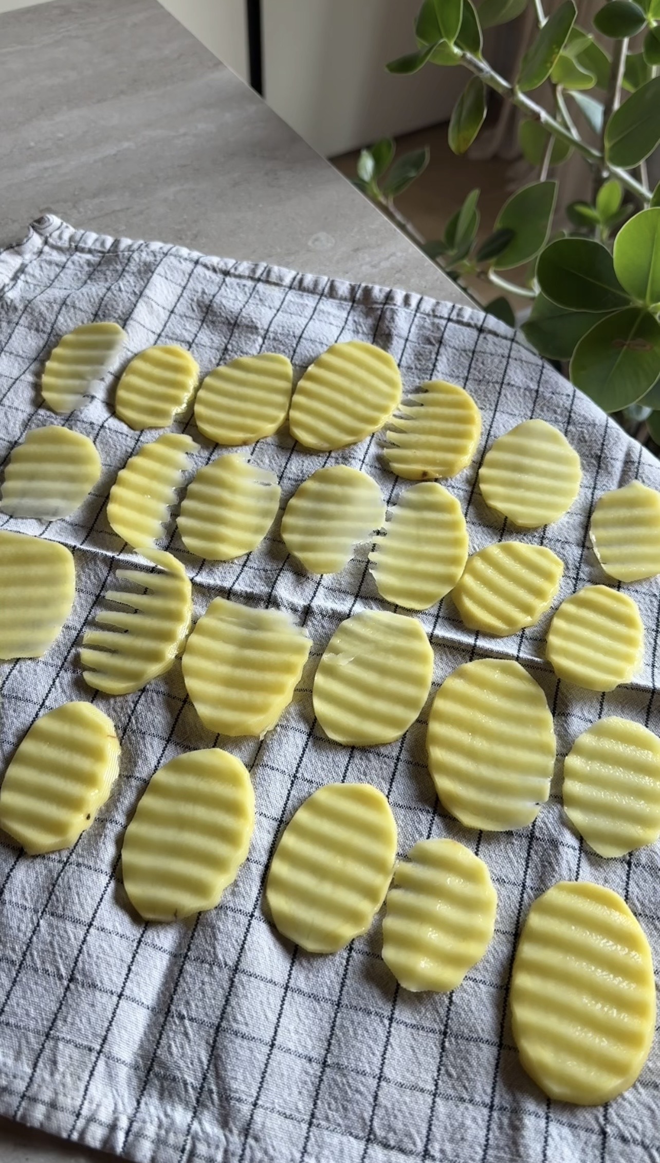 Patatine in friggitrice ad aria ricetta step 3