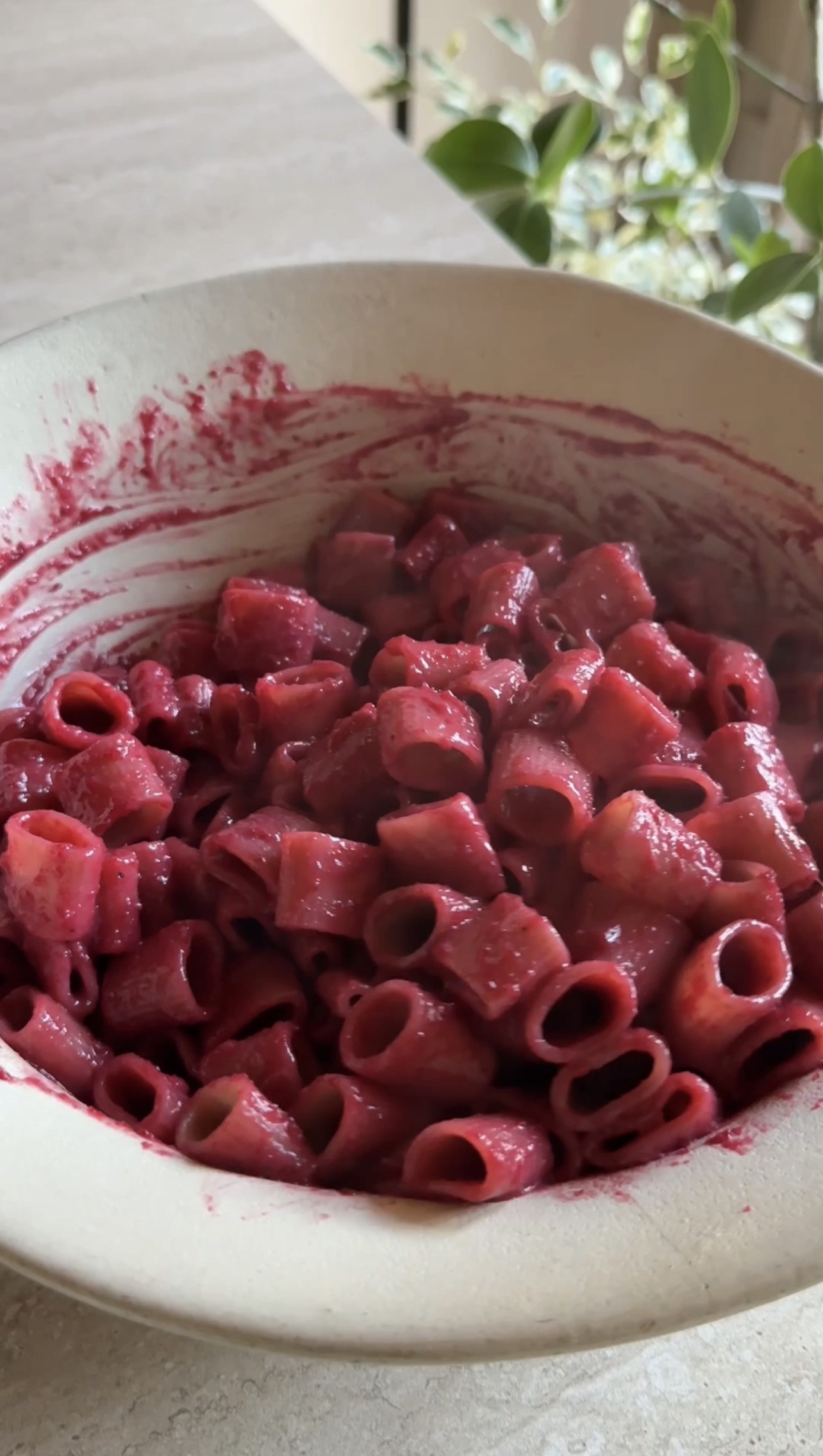 Mezzi rigatoni alla barbabietola e pistacchi ricetta step 4