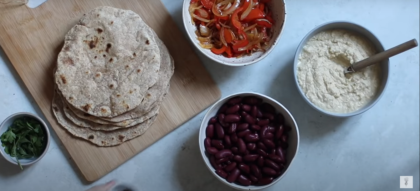 Piadine vegane e integrali, con hummus e verdure saltate ricetta step 3