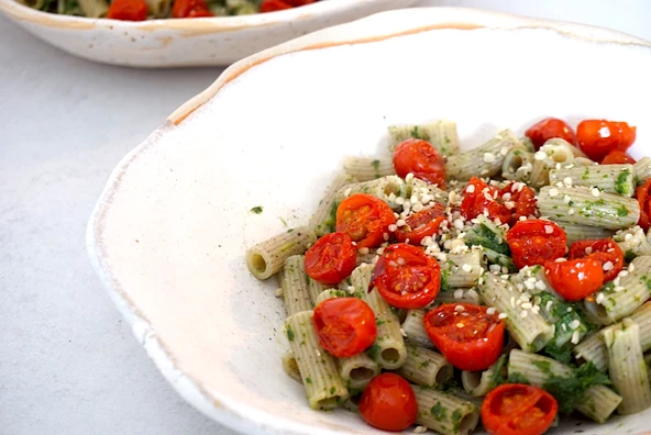 Pasta di canapa con cime di rapa e pomodorini confit ricetta step 3