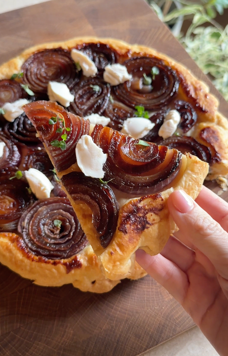 Torta salata alle cipolle caramellate ricetta