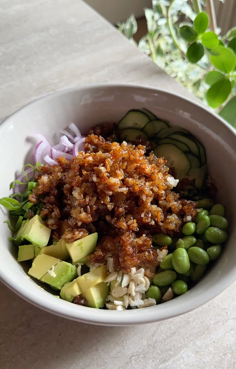 Insalata con riso croccante ricetta
