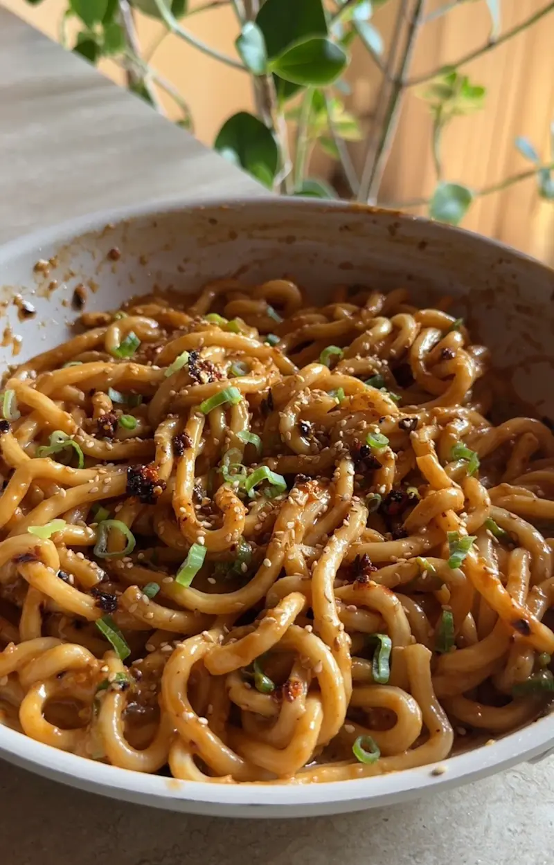 Noodles alle arachidi ricetta