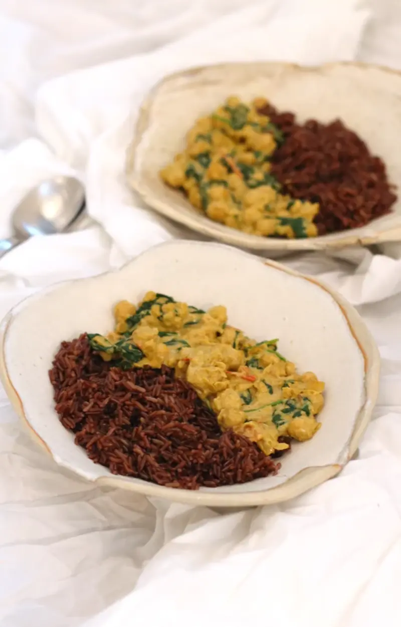 Riso rosso integrale con ceci al curry ricetta