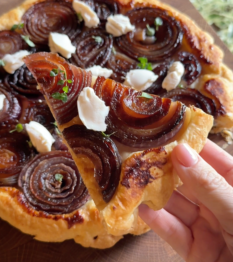 Torta salata alle cipolle caramellate ricetta