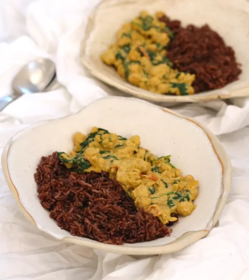 Riso rosso integrale con ceci al curry ricetta