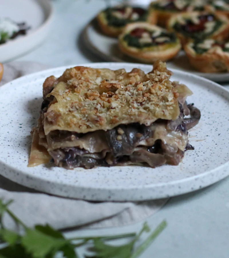 Lasagne vegane con radicchio, funghi e noci ricetta