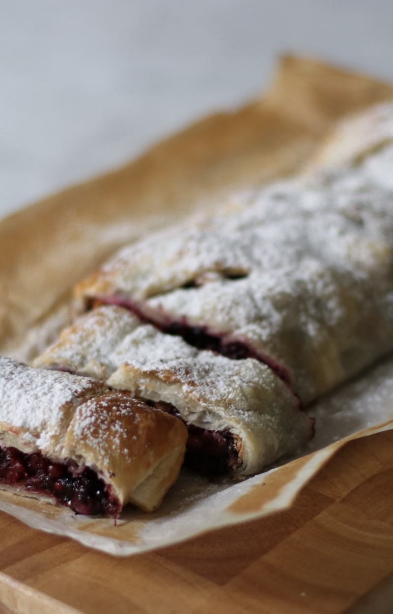 Strudel ai frutti di bosco ricetta