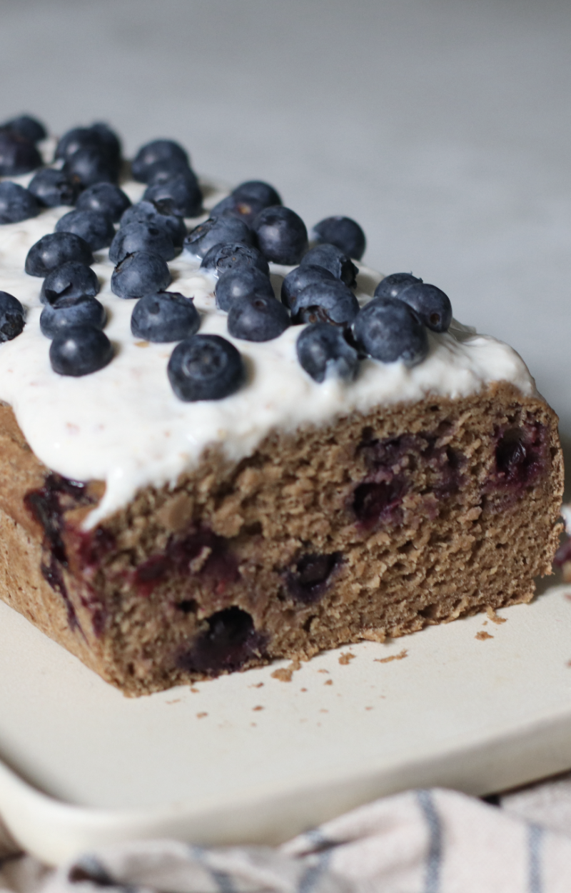 Plumcake con banane e mirtilli ricetta