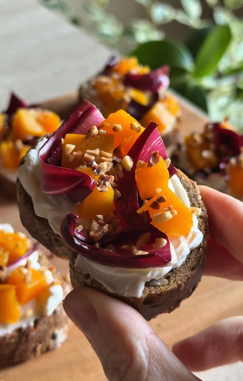 Bruschette al radicchio e zucca ricetta