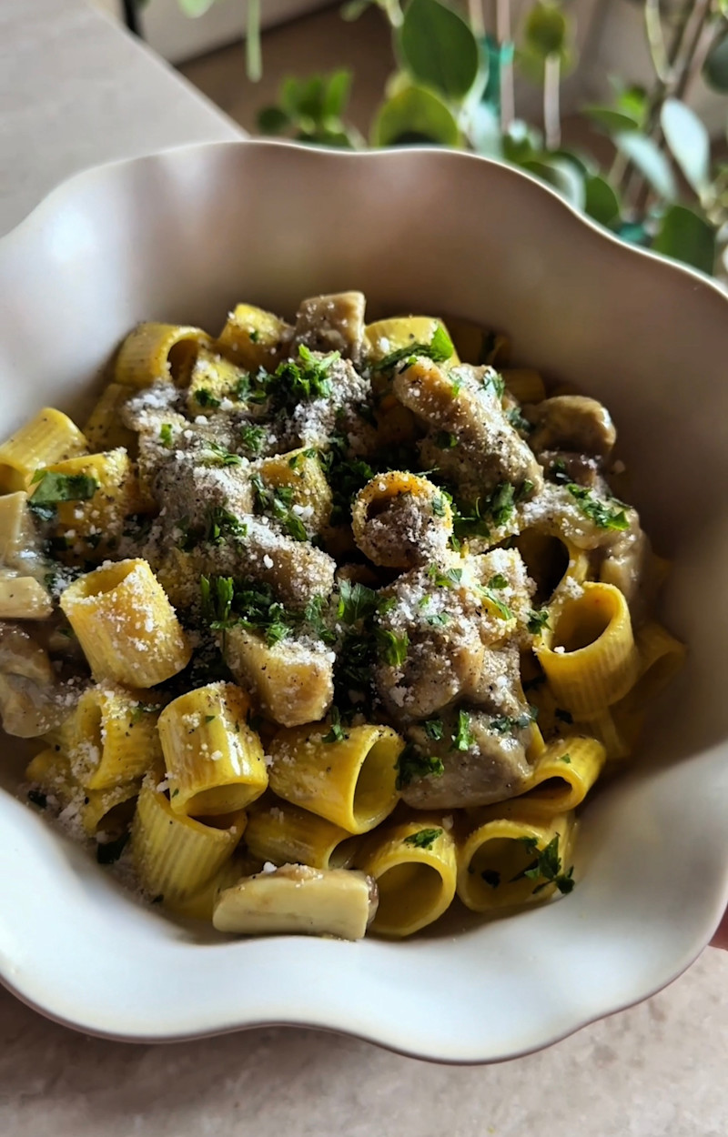 Pasta con crema di zafferano e funghi ricetta
