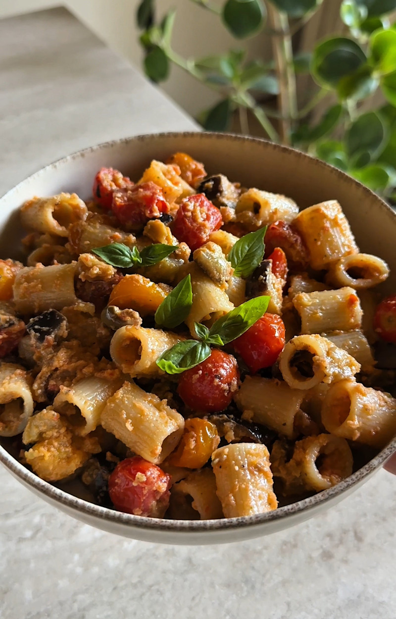 Pasta con pomodorini e melanzane ricetta