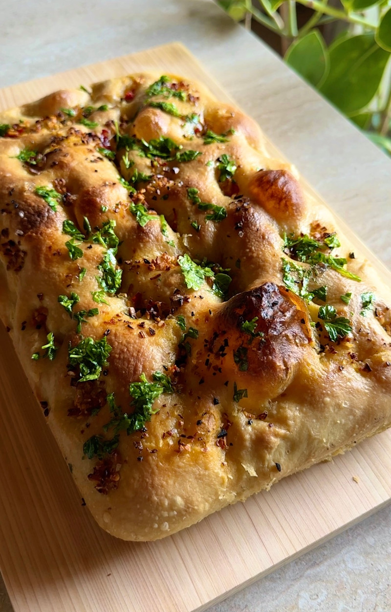 Focaccia aglio, olio e peperoncino ricetta