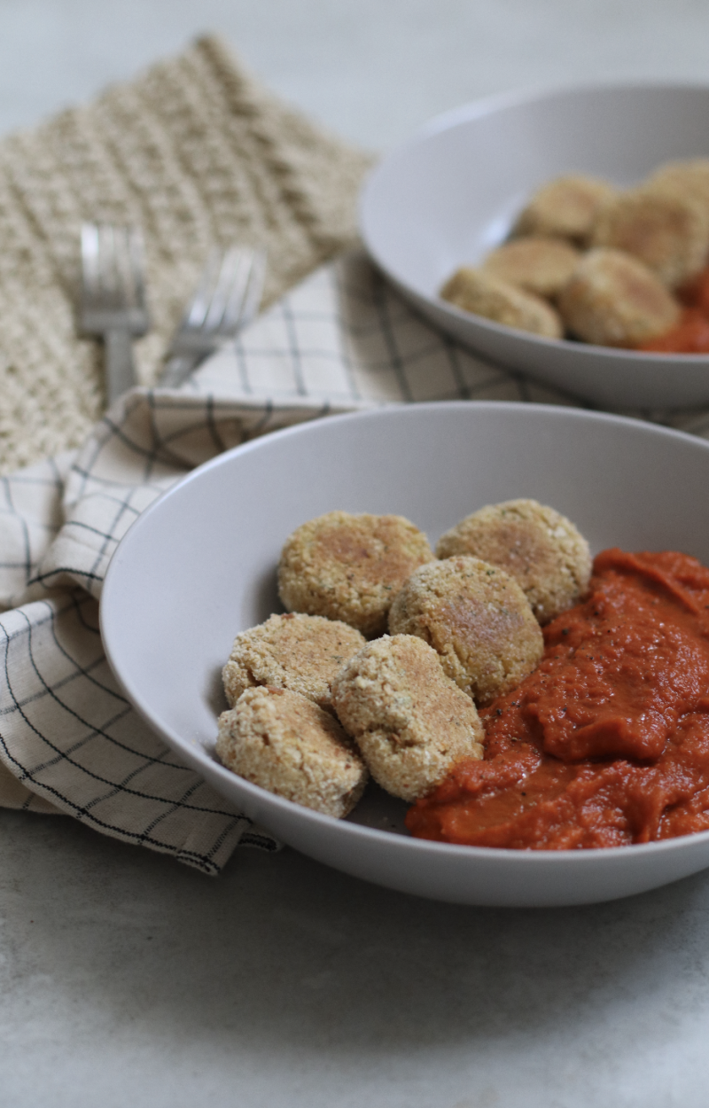 Polpette vegane di ceci e patate con sugo alle verdure ricetta