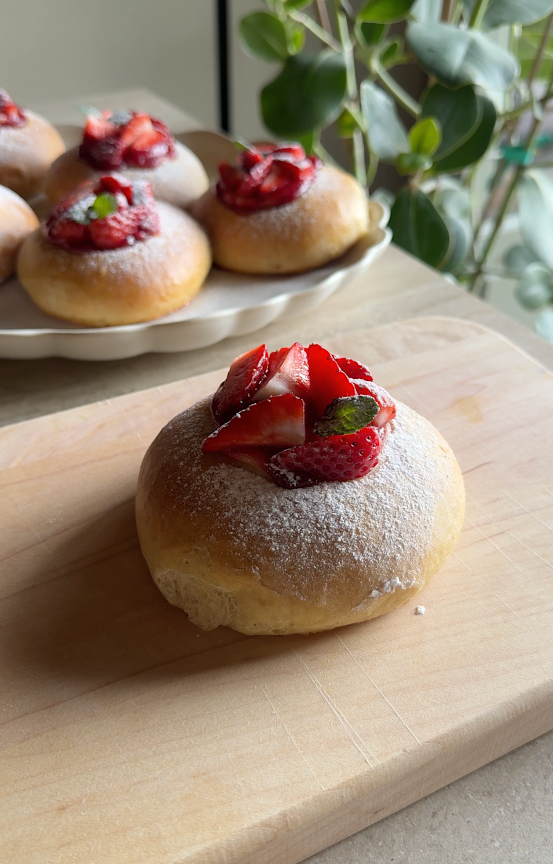 Panini soffici alle fragole ricetta