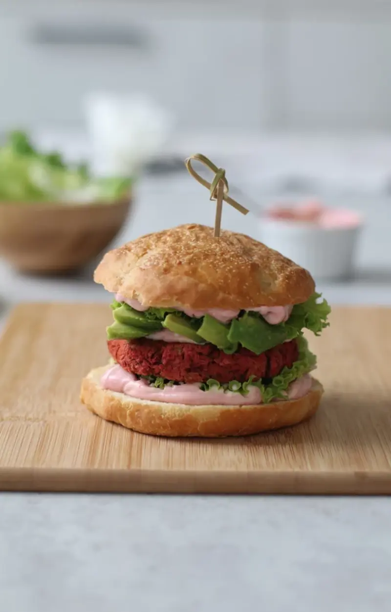 Burger di cannellini e barbabietola ricetta