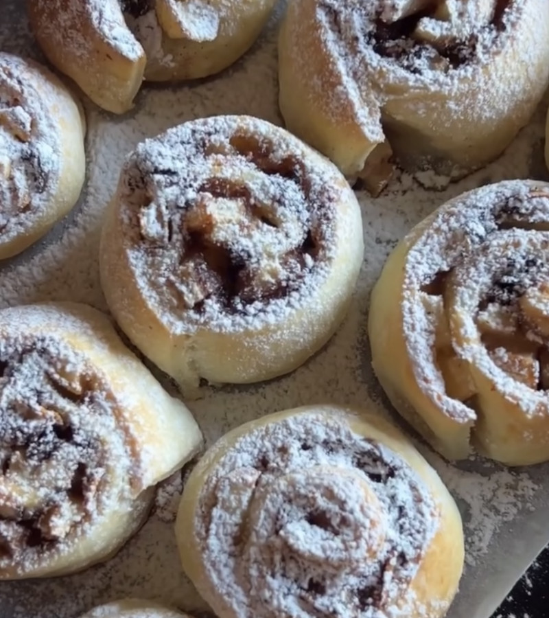 Cinnamon rolls pere e cioccolato ricetta