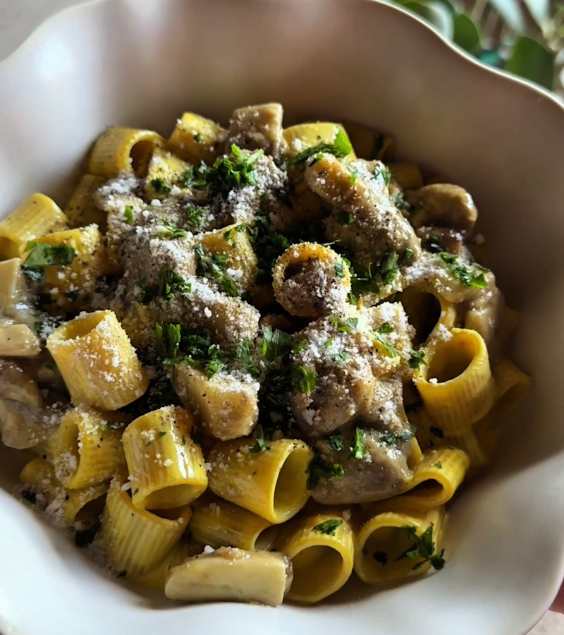 Pasta con crema di zafferano e funghi ricetta