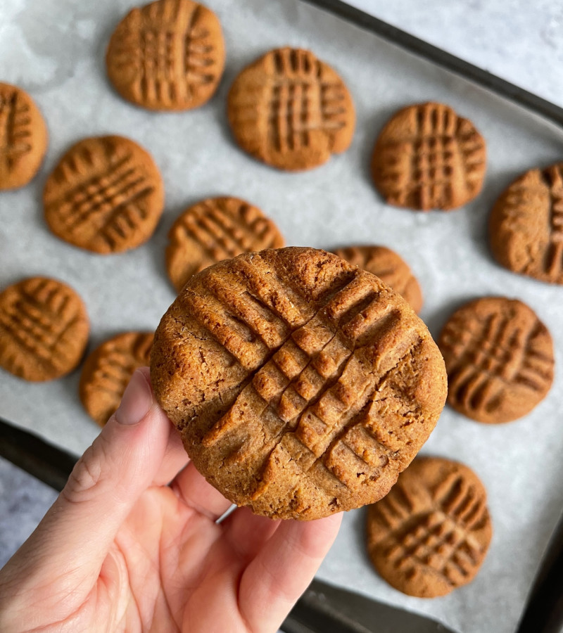 Biscotti burro di mandorle e datteri ricetta