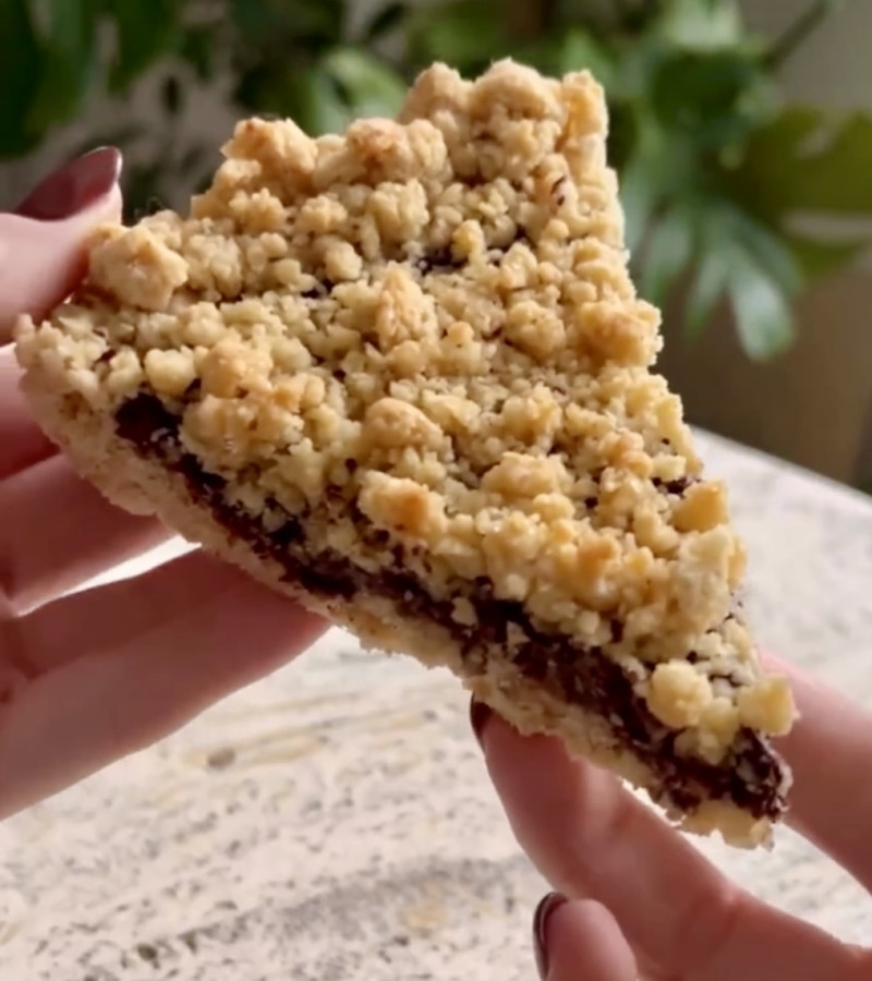 Torta sbrisolona ripiena di nocciolata ricetta