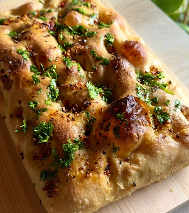 Focaccia aglio, olio e peperoncino ricetta