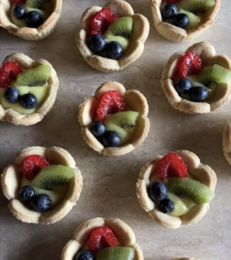 Pasticcini alla frutta con crema pasticcera ricetta