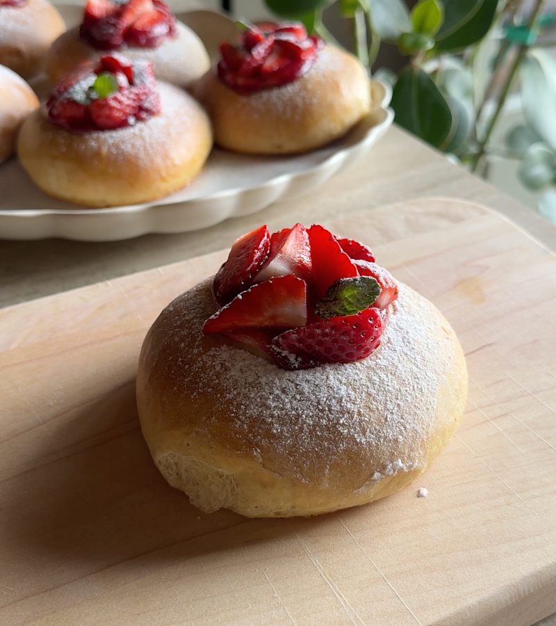 Panini soffici alle fragole ricetta