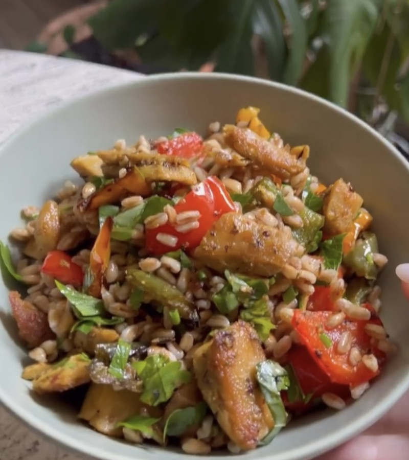 Farro con pollo vegetale e peperoni ricetta